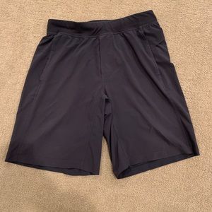 Lululemon used men’s athletic shorts size L